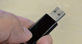 Offline operation supported by using a USB flash memory